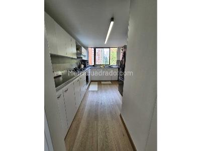 Apartamento de 3 alcobas en venta en El Tesoro, Medellín, 140 m² · foto 7 de 14