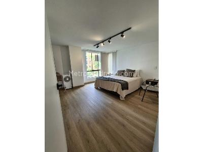 Apartamento de 3 alcobas en venta en El Tesoro, Medellín, 140 m² · foto 10 de 14