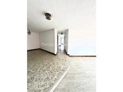 Apartamento en venta en Laureles, Medellín · foto 2 de 19