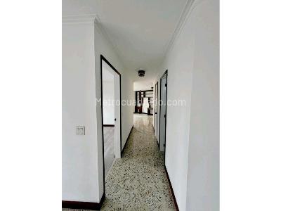 Apartamento en venta en Laureles, Medellín · foto 8 de 19