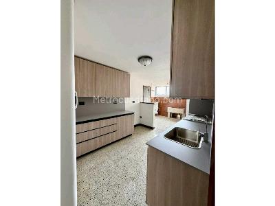 Apartamento en venta en Laureles, Medellín · foto 10 de 19