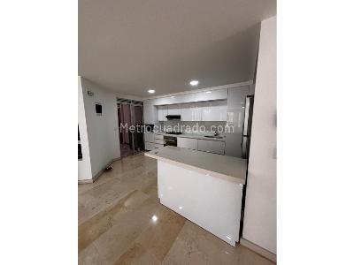 Apartamento de 3 alcobas en venta en La Castellana, Medellín, 116 m² · foto 2 de 14