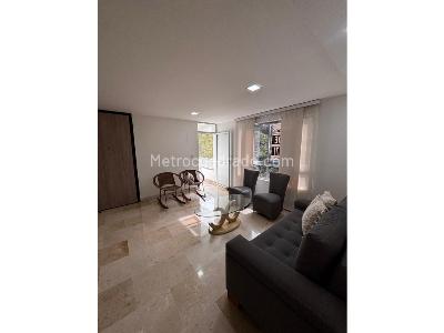 Apartamento de 3 alcobas en venta en La Castellana, Medellín, 116 m² · foto 3 de 14