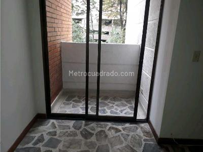 Apartamento de 4 alcobas en venta en Aguacatala El Poblado, Medellín, 140 m² · foto 3 de 16