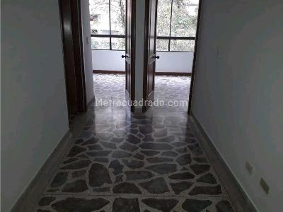 Apartamento de 4 alcobas en venta en Aguacatala El Poblado, Medellín, 140 m² · foto 8 de 16