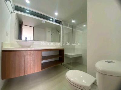 Apartamento de 2 alcobas en venta en Loma De Las Brujas, Envigado, 77 m² · foto 11 de 12