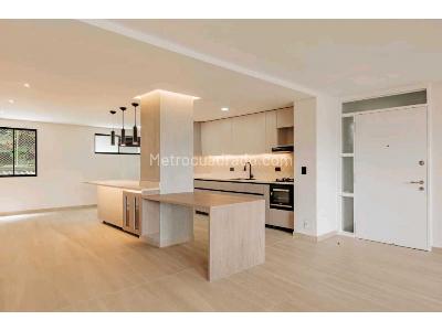 Apartamento de 4 alcobas en venta en La Linde Poblado, Medellín, 154 m² · foto 4 de 20