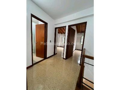 Casa de 4 alcobas en venta en La Sebastiana, Envigado, 202 m² · foto 11 de 20
