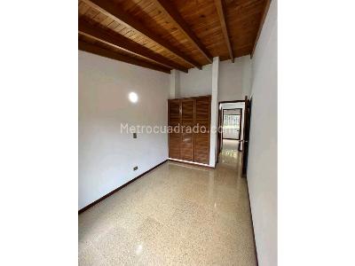 Casa de 4 alcobas en venta en La Sebastiana, Envigado, 202 m² · foto 12 de 20
