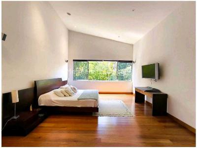 Casa de 3 alcobas en venta en El Poblado, Medellín, 1564 m² · foto 19 de 20