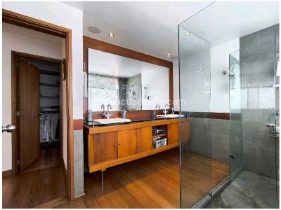 Casa de 3 alcobas en venta en El Poblado, Medellín, 1564 m² · foto 20 de 20