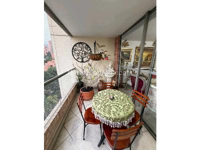 Apartamento de 4 alcobas en venta en Los Balsos Poblado, Medellín, 140 m² · foto 6 de 20