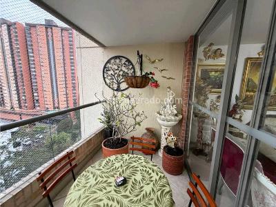 Apartamento de 4 alcobas en venta en Los Balsos Poblado, Medellín, 140 m² · foto 12 de 20