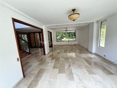 Casa de 5 alcobas en venta en El Poblado, Medellín, 520 m² · foto 2 de 20