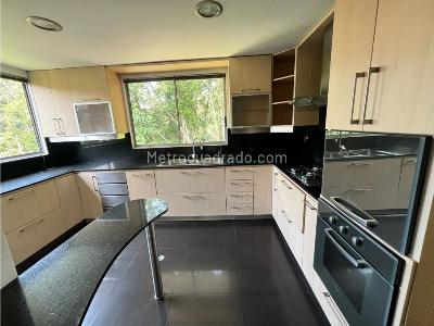 Casa de 5 alcobas en venta en El Poblado, Medellín, 520 m² · foto 8 de 20