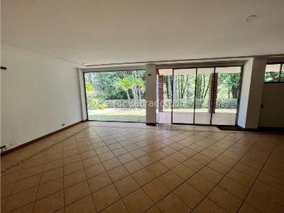 Casa de 5 alcobas en venta en El Poblado, Medellín, 520 m² · foto 13 de 20