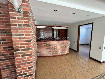 Casa de 5 alcobas en venta en El Poblado, Medellín, 520 m² · foto 16 de 20