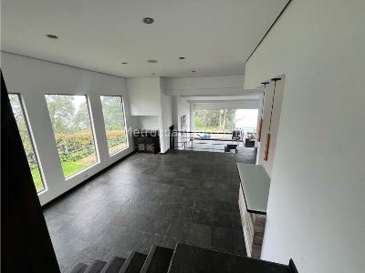 Casa de 4 alcobas en arriendo en Alto Las Palmas, Envigado, 340 m² · foto 10 de 20