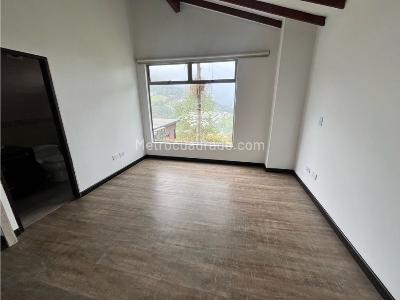 Casa de 4 alcobas en arriendo en Alto Las Palmas, Envigado, 340 m² · foto 13 de 20