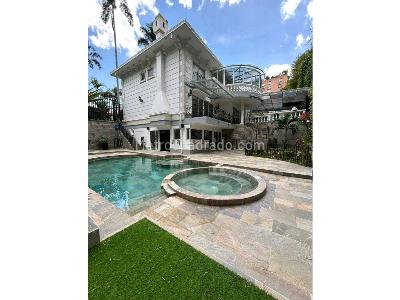 Casa de 4 alcobas en venta en San Lucas Poblado, Medellín, 585 m² · foto 2 de 20