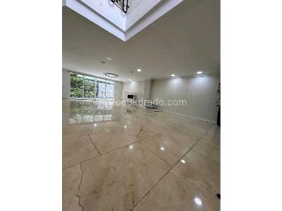 Casa de 4 alcobas en venta en San Lucas Poblado, Medellín, 585 m² · foto 15 de 20