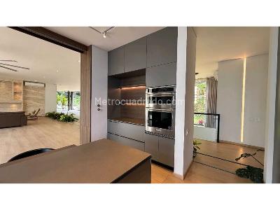 Casa de 5 alcobas en venta en Los Balsos Poblado, Medellín · foto 8 de 20