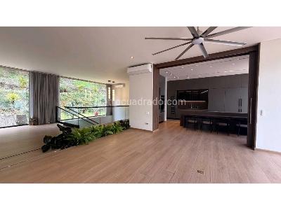 Casa de 5 alcobas en venta en Los Balsos Poblado, Medellín · foto 12 de 20