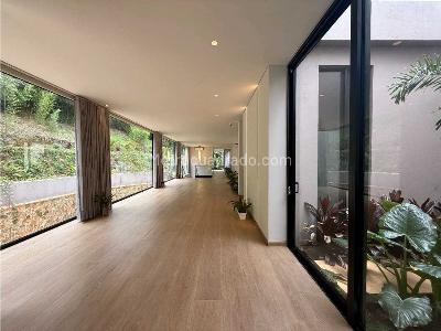 Casa de 5 alcobas en venta en Los Balsos Poblado, Medellín · foto 17 de 20