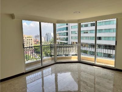 Apartamento de 3 alcobas en venta en El Poblado, Medellín, 170 m² · foto 2 de 20