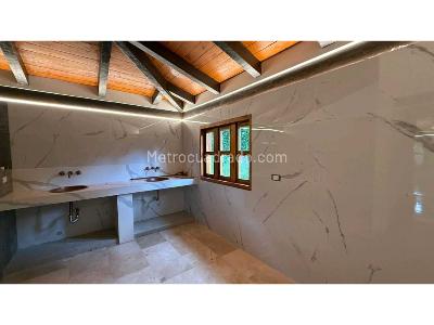 Casa de 4 alcobas en venta en Loma Del Chocho, Envigado · foto 10 de 20