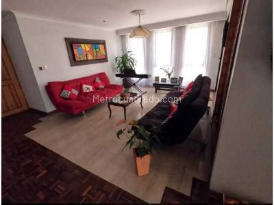 Apartamento de 4 alcobas en venta en Pinares, Pereira, 167 m² · foto 2 de 20