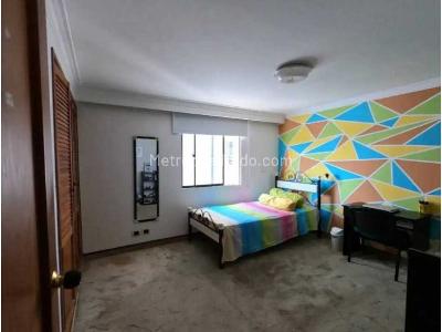 Apartamento de 4 alcobas en venta en Pinares, Pereira, 167 m² · foto 13 de 20