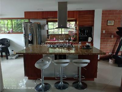 Casa de 4 alcobas en venta en Sabaneta, Sabaneta, 240 m² · foto 3 de 13