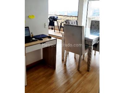 Apartamento en venta en Loma De Los Bernal, Medellín · foto 8 de 18