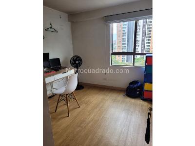 Apartamento en venta en Loma De Los Bernal, Medellín · foto 14 de 18