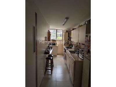 Apartamento de 3 alcobas en venta en Los Balsos Poblado, Medellín, 101 m² · foto 3 de 16