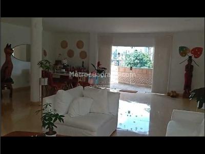 Casa de 4 alcobas en venta en Loma Del Esmeraldal, Envigado, 480 m² · foto 4 de 20