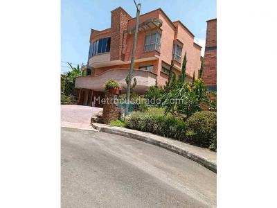 Casa de 4 alcobas en venta en Loma Del Esmeraldal, Envigado, 480 m² · foto 5 de 20