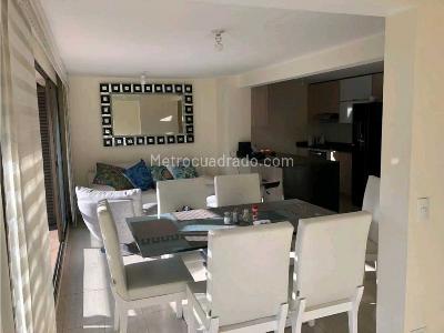 Apartamento en venta en Loma De Los Bernal, Medellín · foto 2 de 16
