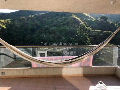 Apartamento en venta en Loma De Los Bernal, Medellín · foto 5 de 16