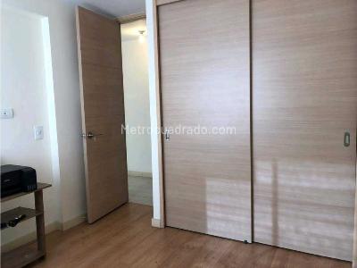 Apartamento en venta en Loma De Los Bernal, Medellín · foto 9 de 16