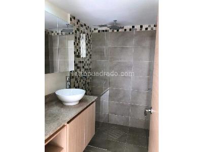 Apartamento en venta en Loma De Los Bernal, Medellín · foto 14 de 16