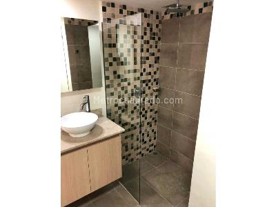 Apartamento en venta en Loma De Los Bernal, Medellín · foto 15 de 16