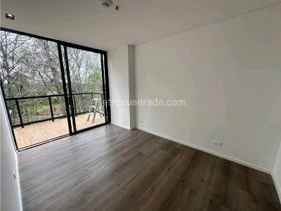 Apartamento de 2 alcobas en venta en Alto Las Palmas, Envigado, 198 m² · foto 5 de 16