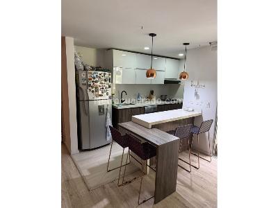 Apartamento de 1 alcoba en venta en El Poblado, Medellín, 54 m² · foto 3 de 13