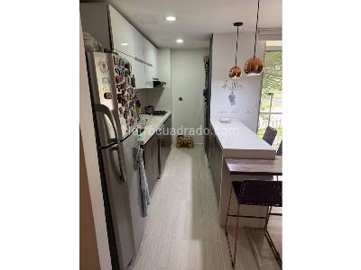 Apartamento de 1 alcoba en venta en El Poblado, Medellín, 54 m² · foto 4 de 13