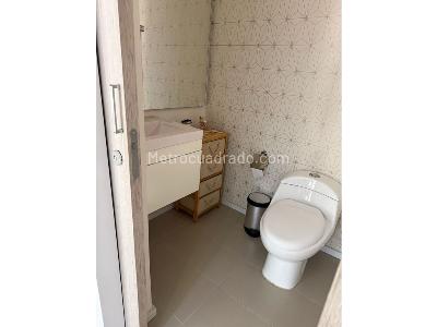 Apartamento de 1 alcoba en venta en El Poblado, Medellín, 54 m² · foto 8 de 13