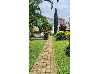 Apartamento de 3 alcobas en venta en Los Balsos Poblado, Medellín, 316 m² · foto 20 de 20