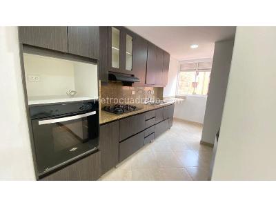 Apartamento de 3 alcobas en venta en Laureles, Medellín, 129 m² · foto 3 de 20