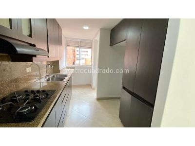 Apartamento de 3 alcobas en venta en Laureles, Medellín, 129 m² · foto 4 de 20